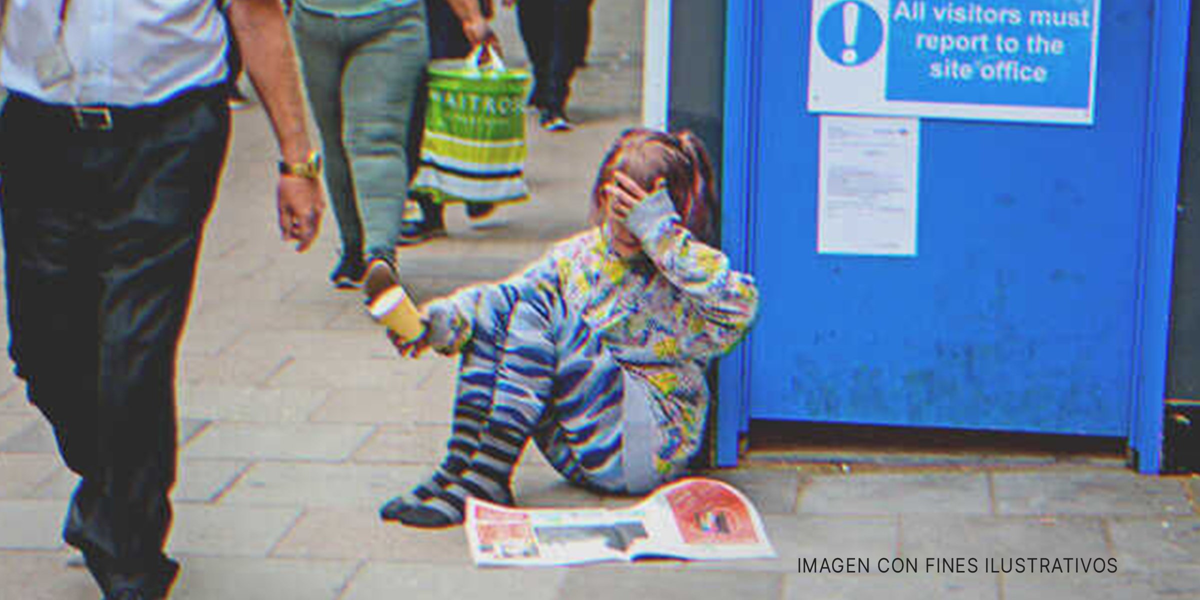Joven mendigando en la calle | Foto: Shutterstock