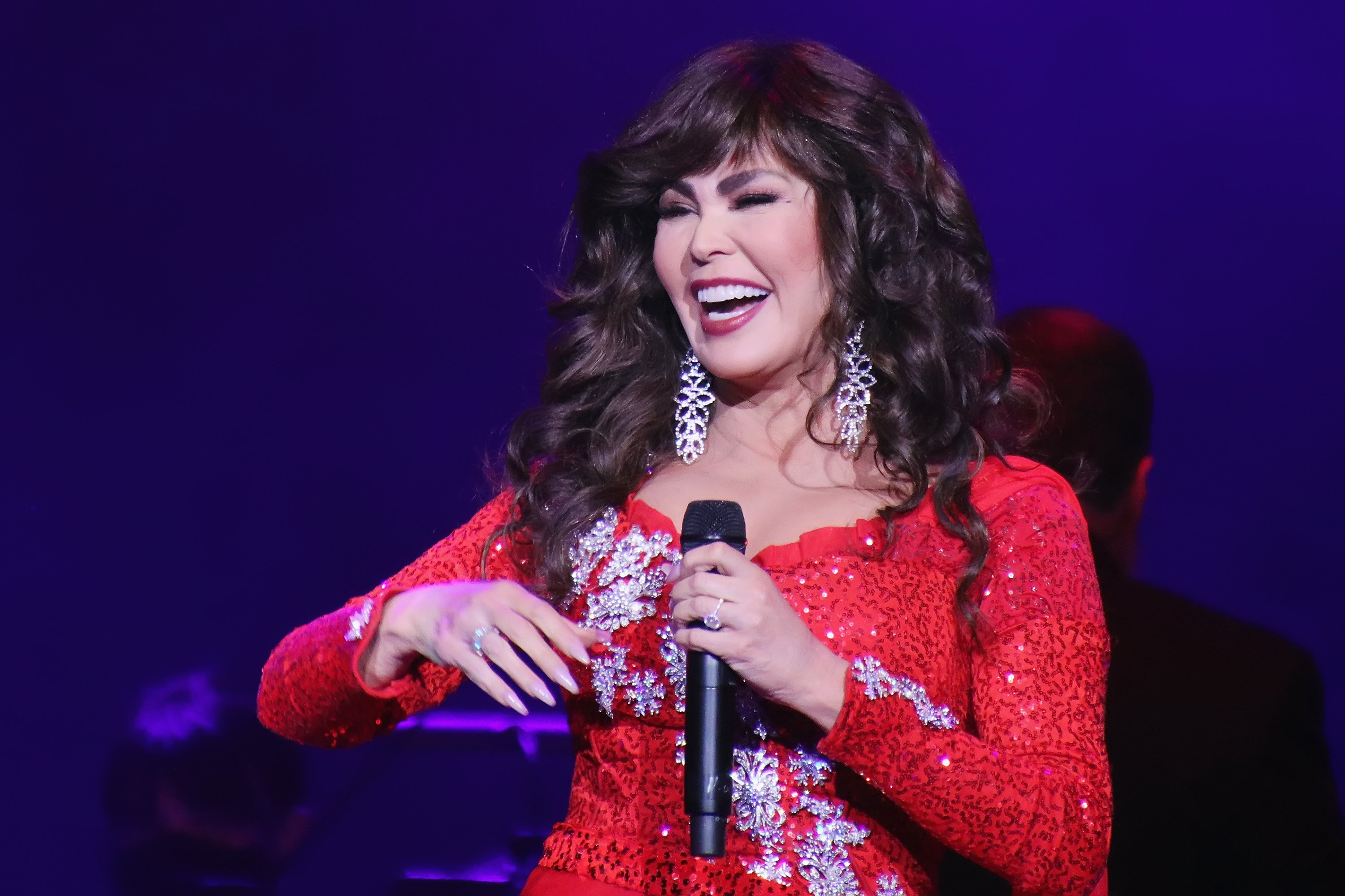 Marie Osmond performs in her concert "A Symphonic Christmas" at the Etess Arena on December 10, 2021, in Atlantic City, New Jersey | Source: Getty Images