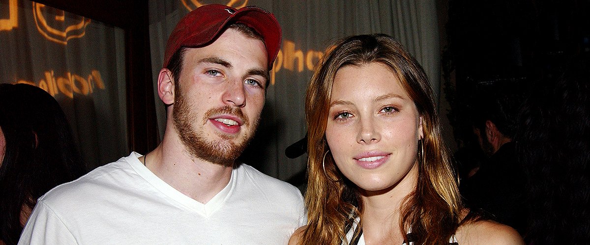 Chris Evans & Jessica Biel helped LG Mobile Phones celebrate Sirens & Sailors fashion show and cocktail reception on August 07, 2003 | Photo: Getty Images