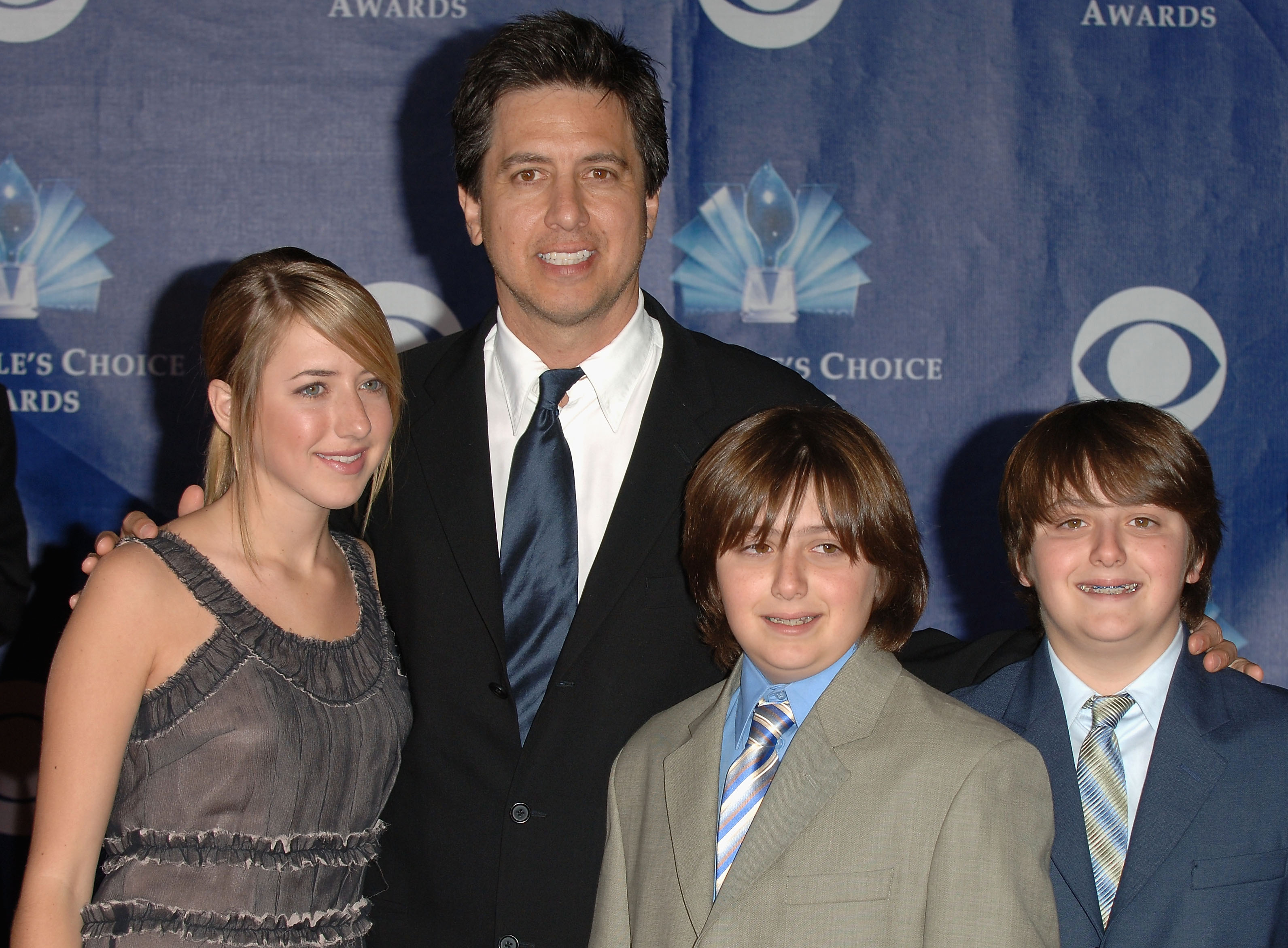 Ray, Alexandra, Matt, and Greg Romano at the 32nd Annual People's Choice Awards on January 10, 2006 | Source: Getty Images