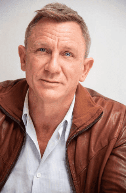 Daniel Craig poses for promotional pictures at the "Knives Out" Press Conference, on November 15, 2019, in Beverly Hills, California | Source: Getty Images (Photo by Vera Anderson/WireImage)