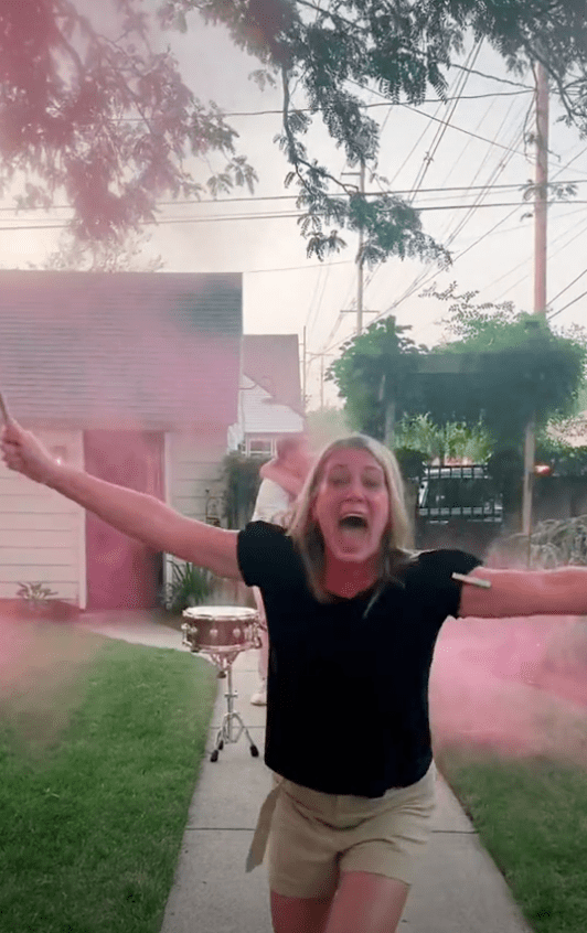 A grandma is overjoyed when she finds out the gender of her daughter's child | Photo: TikTok/breckenboeve 