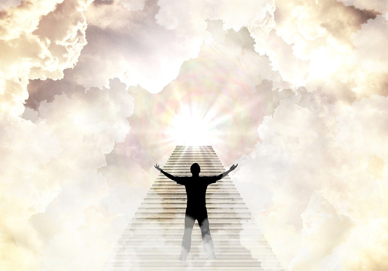 Following the first man, the second man also made it to heaven. | Photo: Pixabay