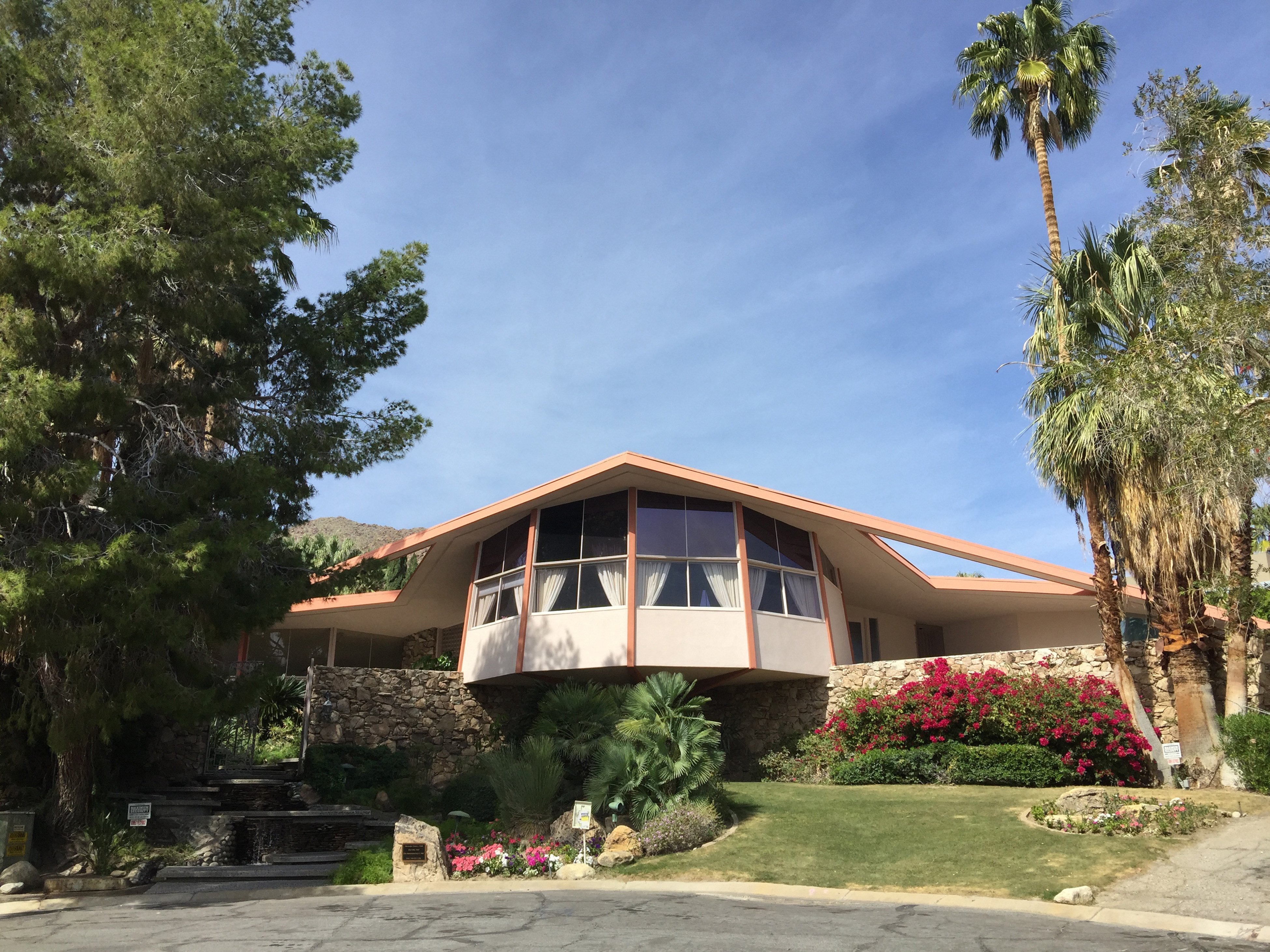  Elvis Presley home in Palm Springs, California on March 2, 2016.| Photo: Getty Images