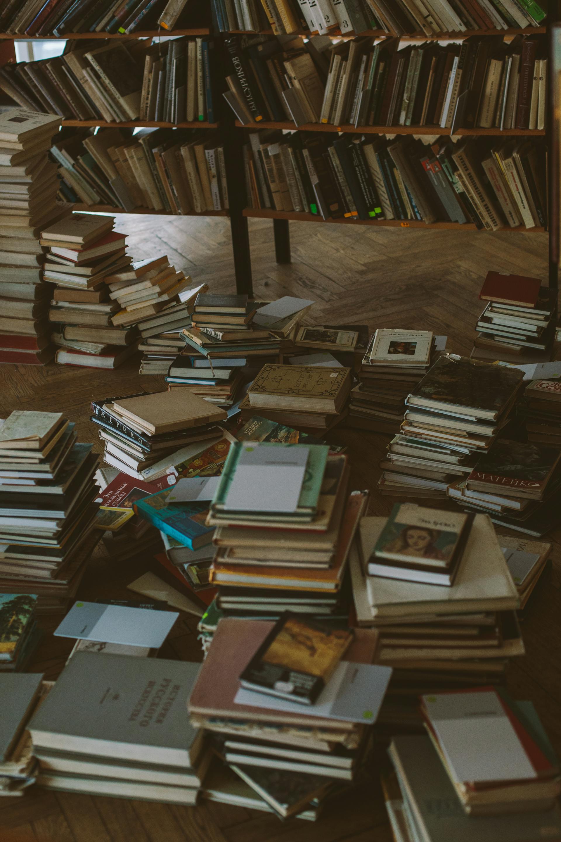 A collection of old books | Source: Pexels