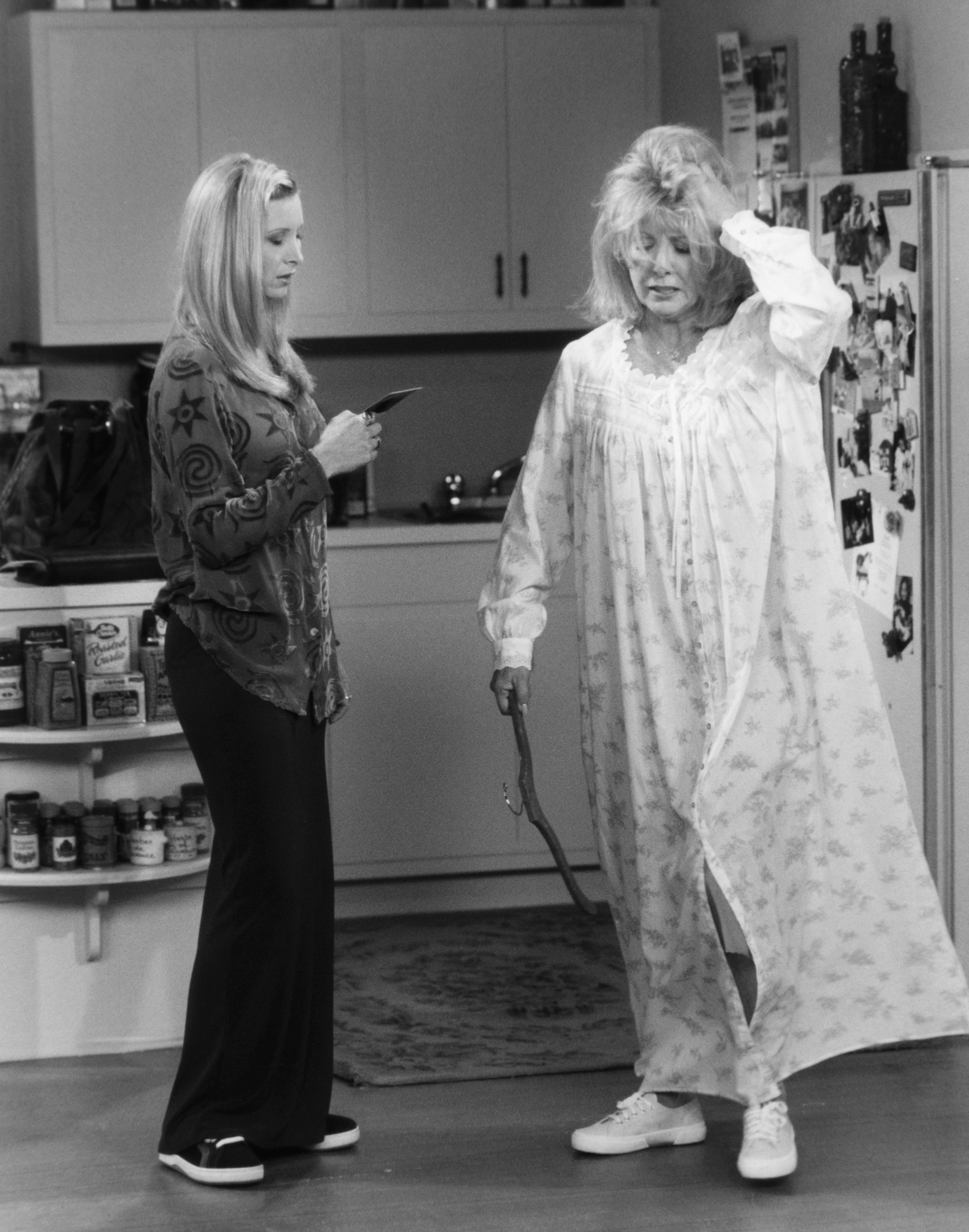 Teri Garr as Phoebe Abbott Sr., Lisa Kudrow as Phoebe Buffay on the set of "Friends" | Source: Getty Images