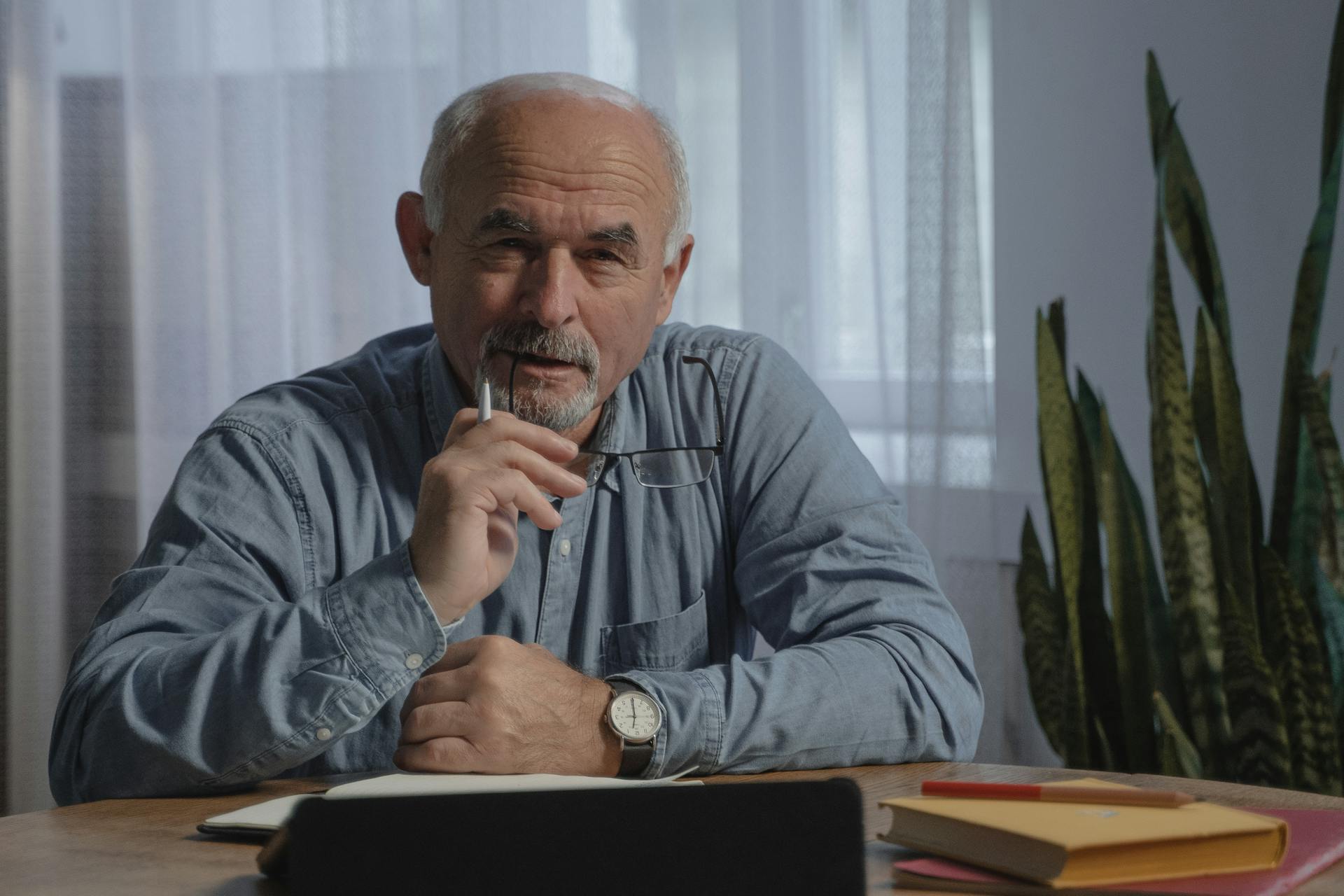 A man sitting on the chair | Source: Pexels