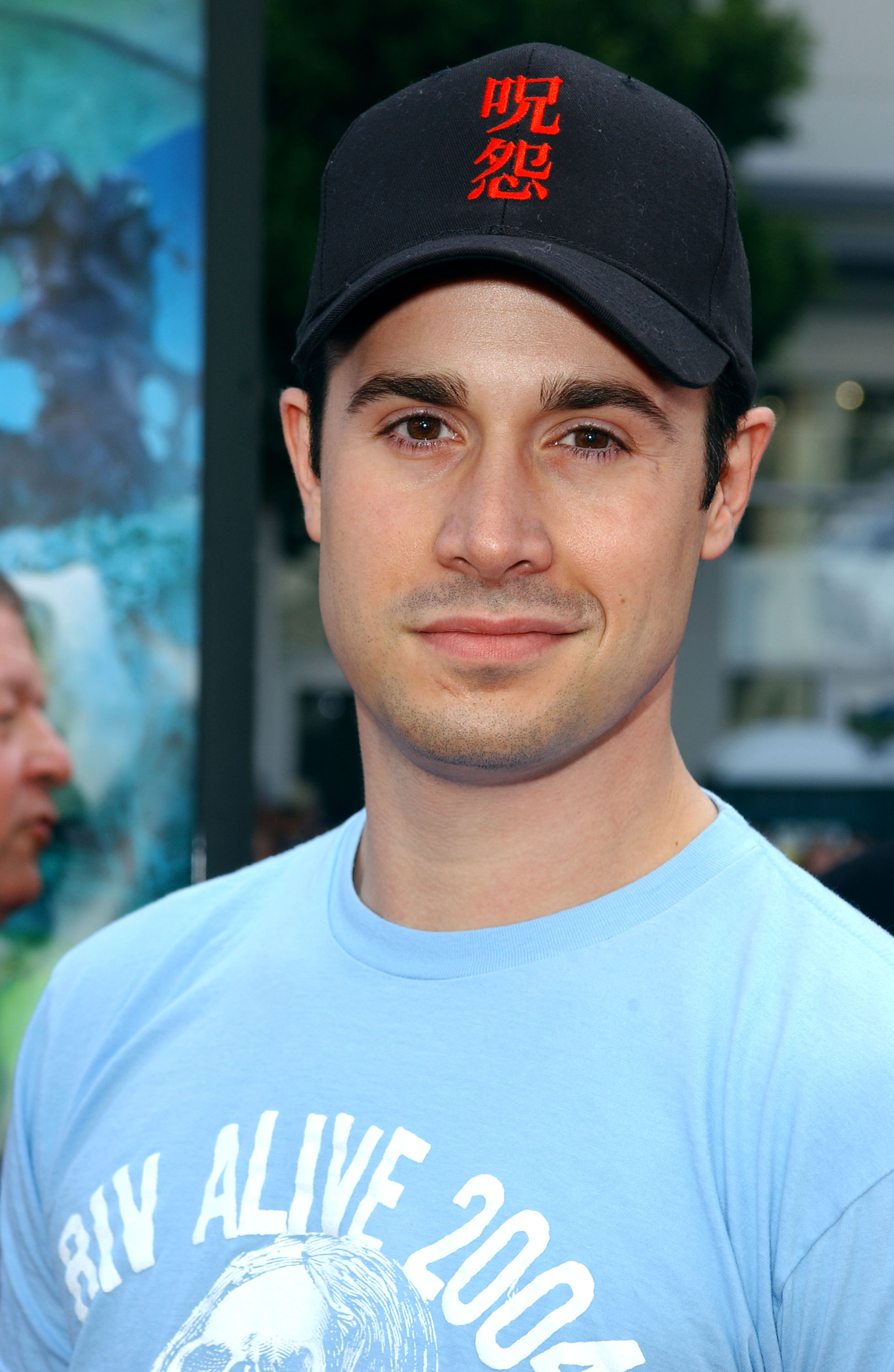 Freddie Prinze Jr. at the world premiere of "Scooby-Doo 2: Monsters Unleashed," 2004 | Source: Getty Images