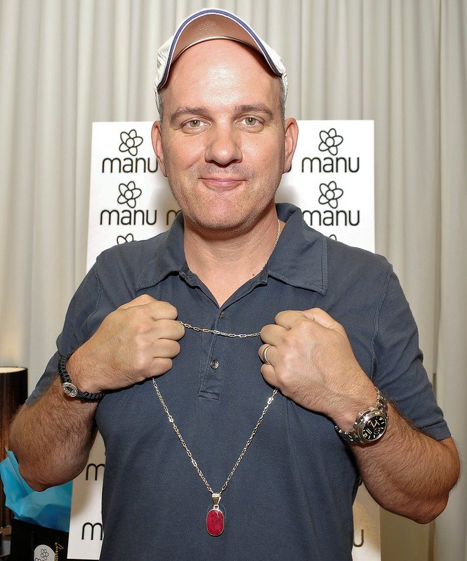 Mike O'Malley smiles at a Manu Jewelry event. | Source: Getty Images