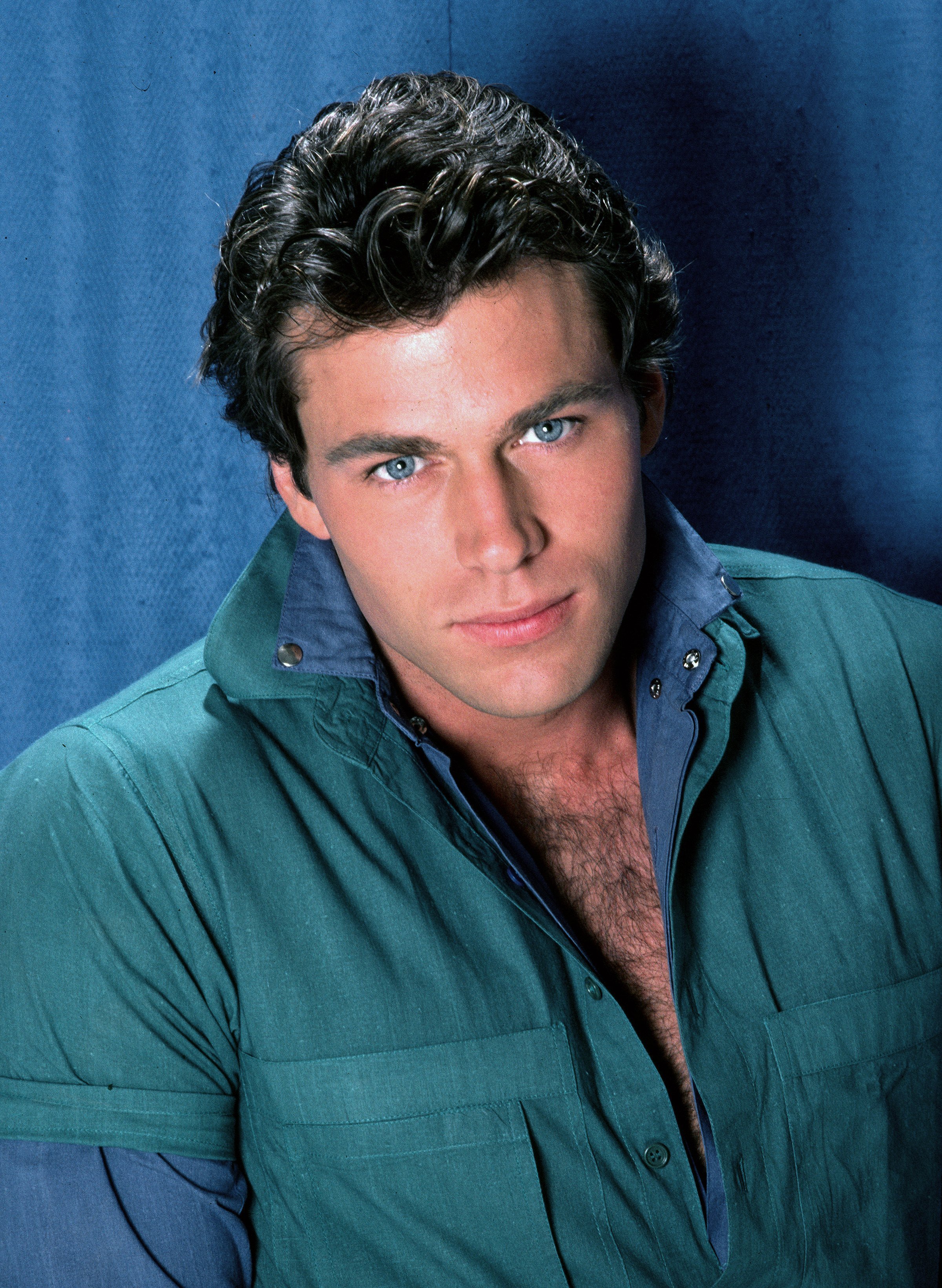 Jon-Erik Hexum poses for a portrait in 1984. | Source: Getty Images