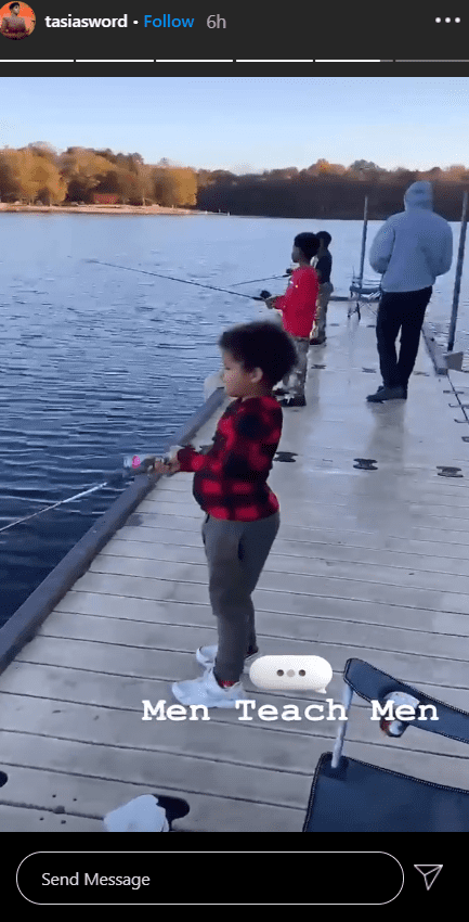 Photo of Fantasia Barrino's son, Dallas, and his friends while they were fishing. | Photo: Instagram/ tasiasword