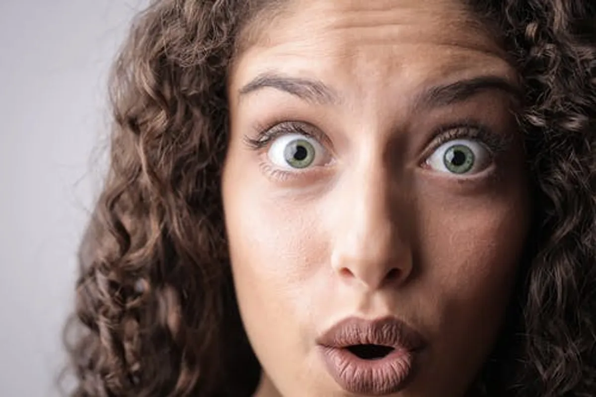 A shocked woman.  |  Source: Pexels
