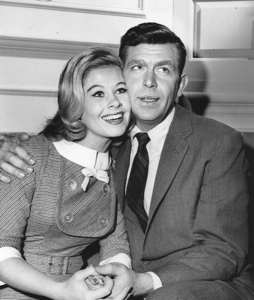 Andy Griffith and Sue Ane Langdon from the television program :The Andy Griffith Show. | Source: Wikimedia Commons