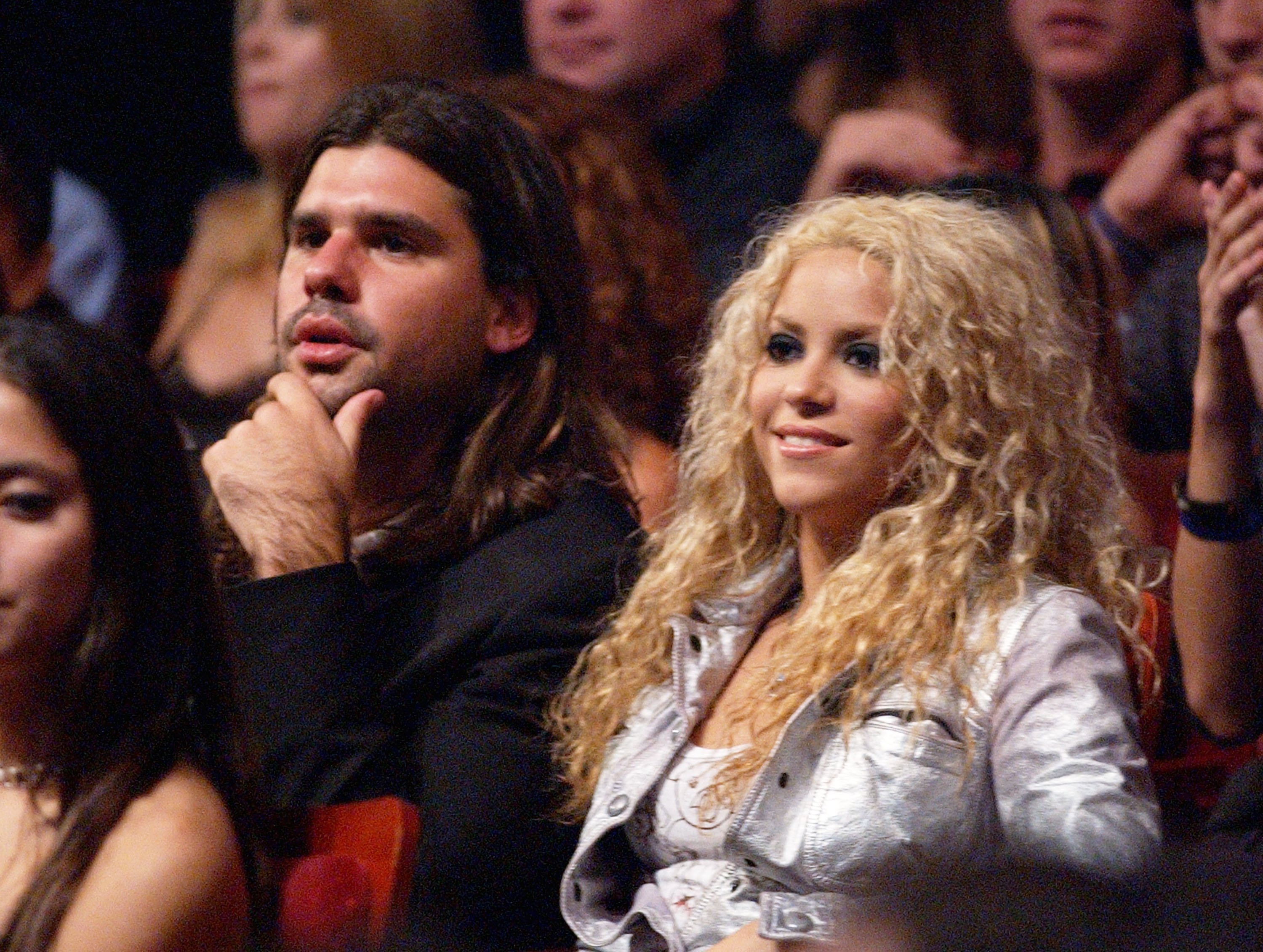 Shakira and Antonio De La Rua at the first Music Video Music Awards Latinoamérica, which took place on October 24, 2002, at the Jackie Gleason Theater in Miami, FL | Source: Getty Images