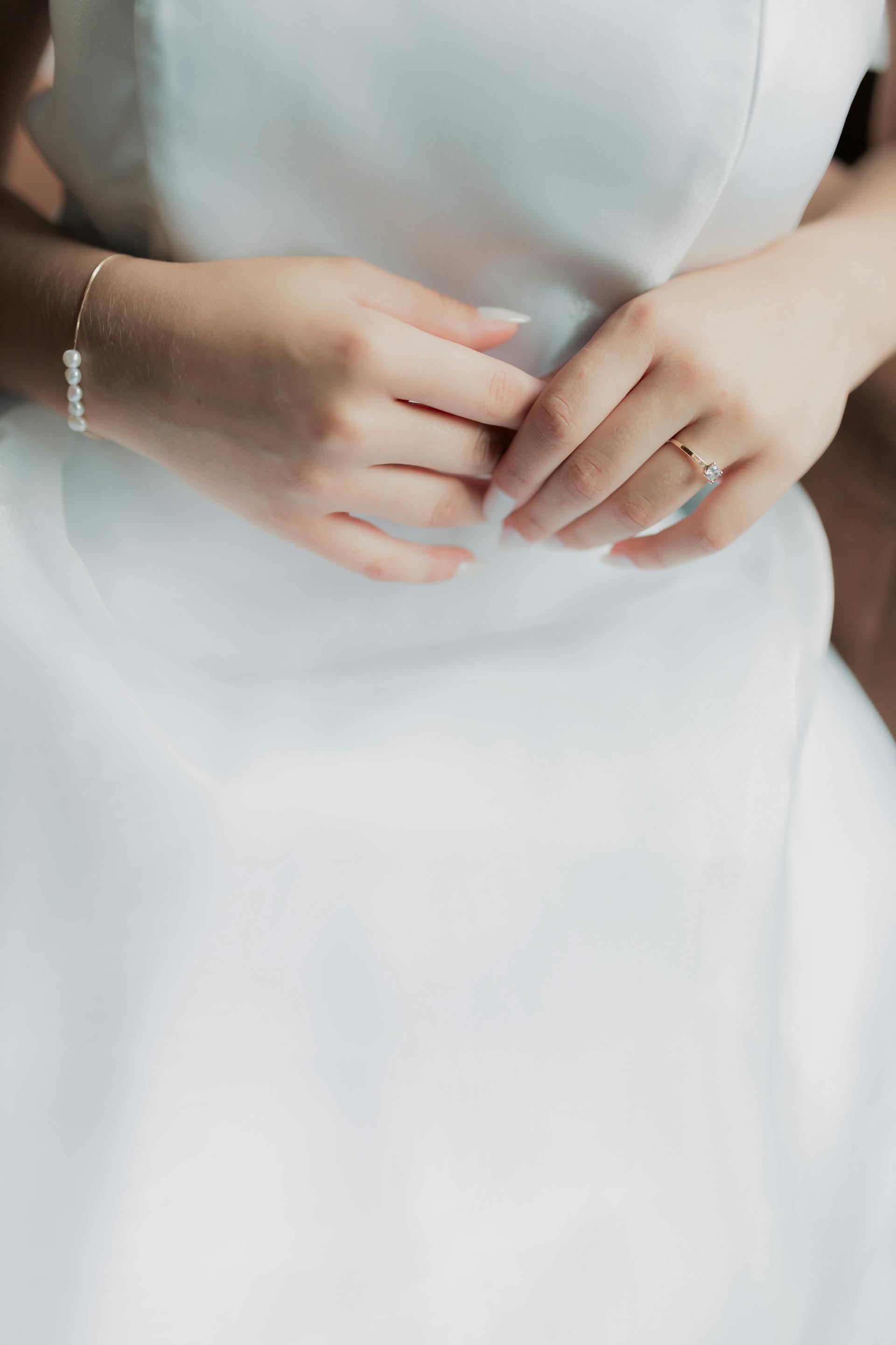 A close-up shot of a bride's hands | Source: Pexels