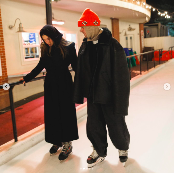 Hailey and Justin Bieber ice skating. | Source: Instagram/lilbieber