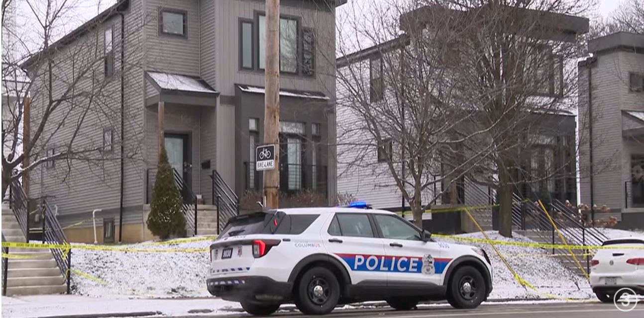 Columbus police car is parked outside Spencer and Monique Tepe's house, seen from a video post dated January 5, 2026. | Source: YouTube/WKYCChannel3