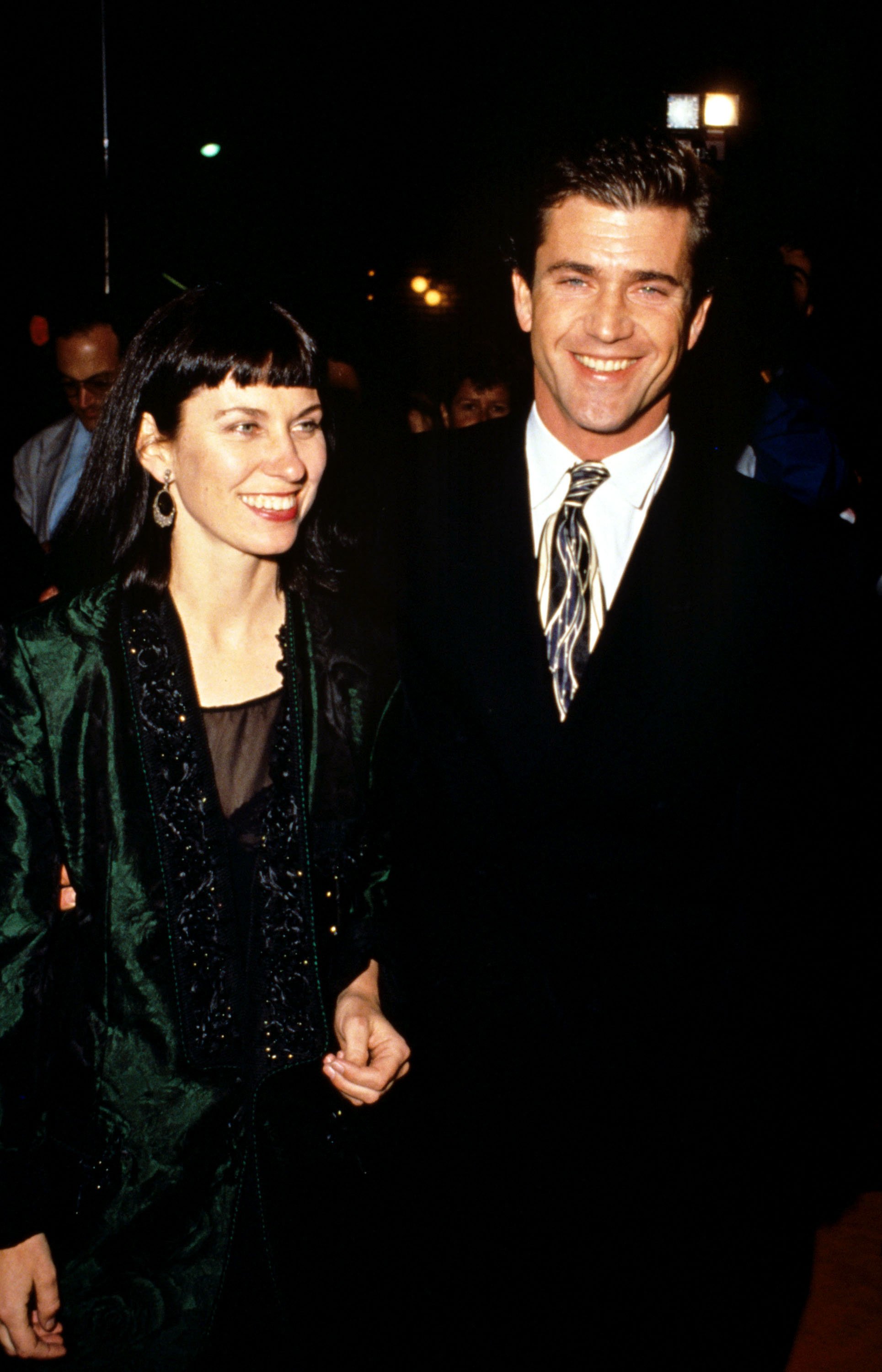 Robyn Moore and Mel Gibson during the "Hamlet" Los Angeles premiere on December 18, 1990. / Source: Getty Images
