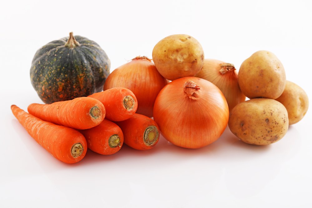 Una calabaza, zanahorias, patatas y cebollas. | Foto: Shutterstock