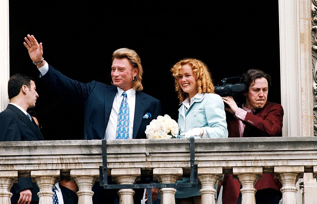 Mariage de J.Hallyday et Laetitia à Paris, France, le 25 mars 1996. | Photo : Getty Images