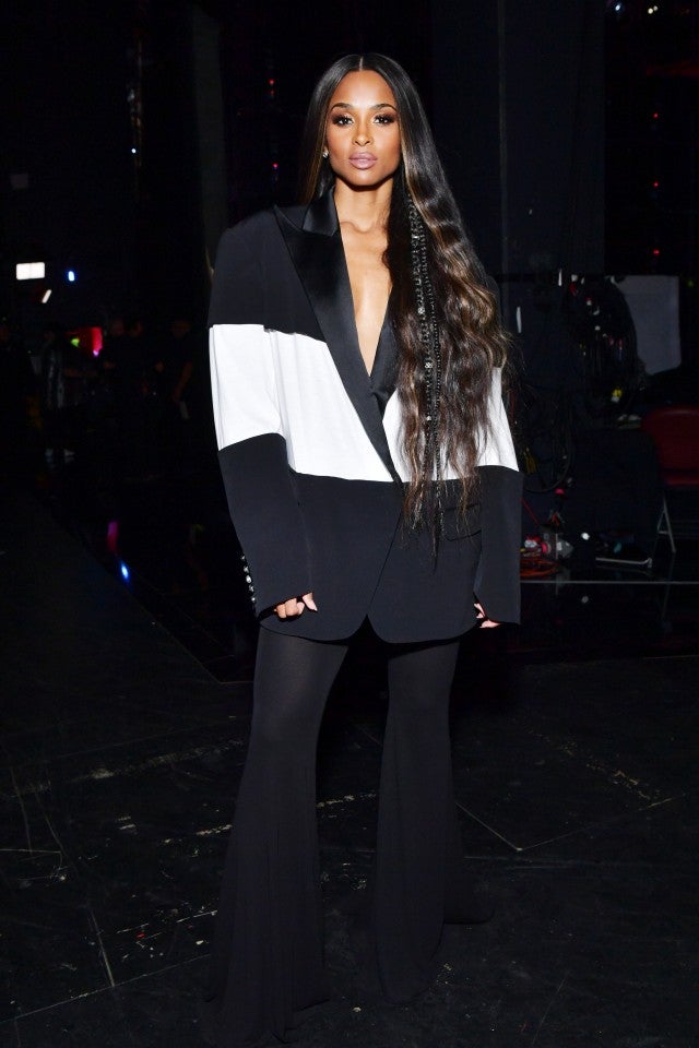 Ciara poses backstage during the 2019 American Music Awards at Microsoft Theater in Los Angeles | Photo: Getty Images