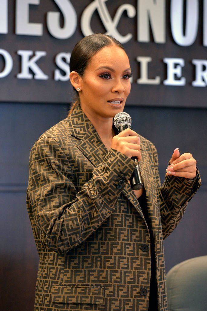 Evelyn Lozada at a signing event for her book "The Perfect Date" in June 2019. | Photo: Getty Images