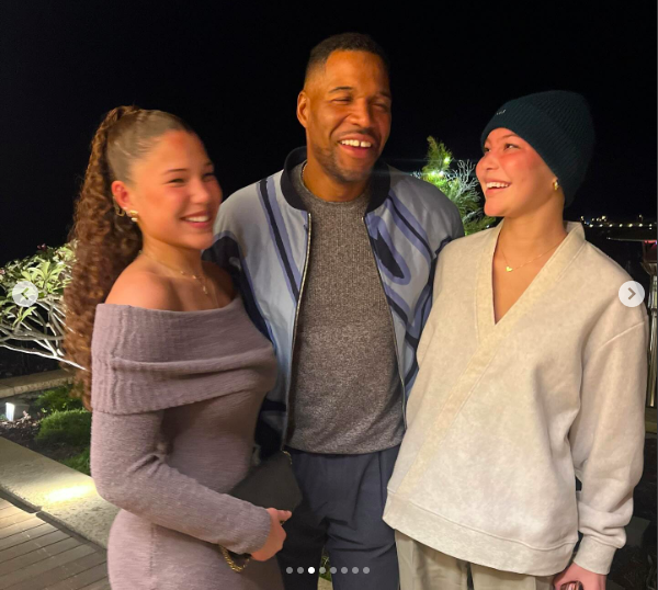 Sophia, Micheal, and Isabella Strahan posing for a photograph posted on January 11, 2024 | Source: Instagram/sophialstrahan