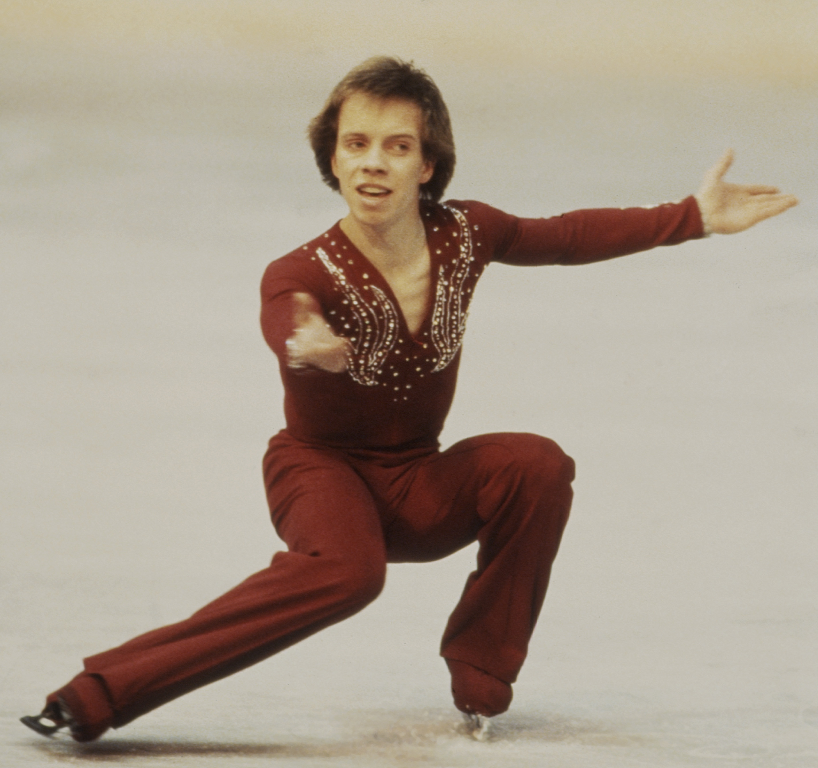 Scott Hamilton competes in the Men's Singles competition at the 1981 World Figure Skating Championships on March 6, 1981 | Source: Getty Images