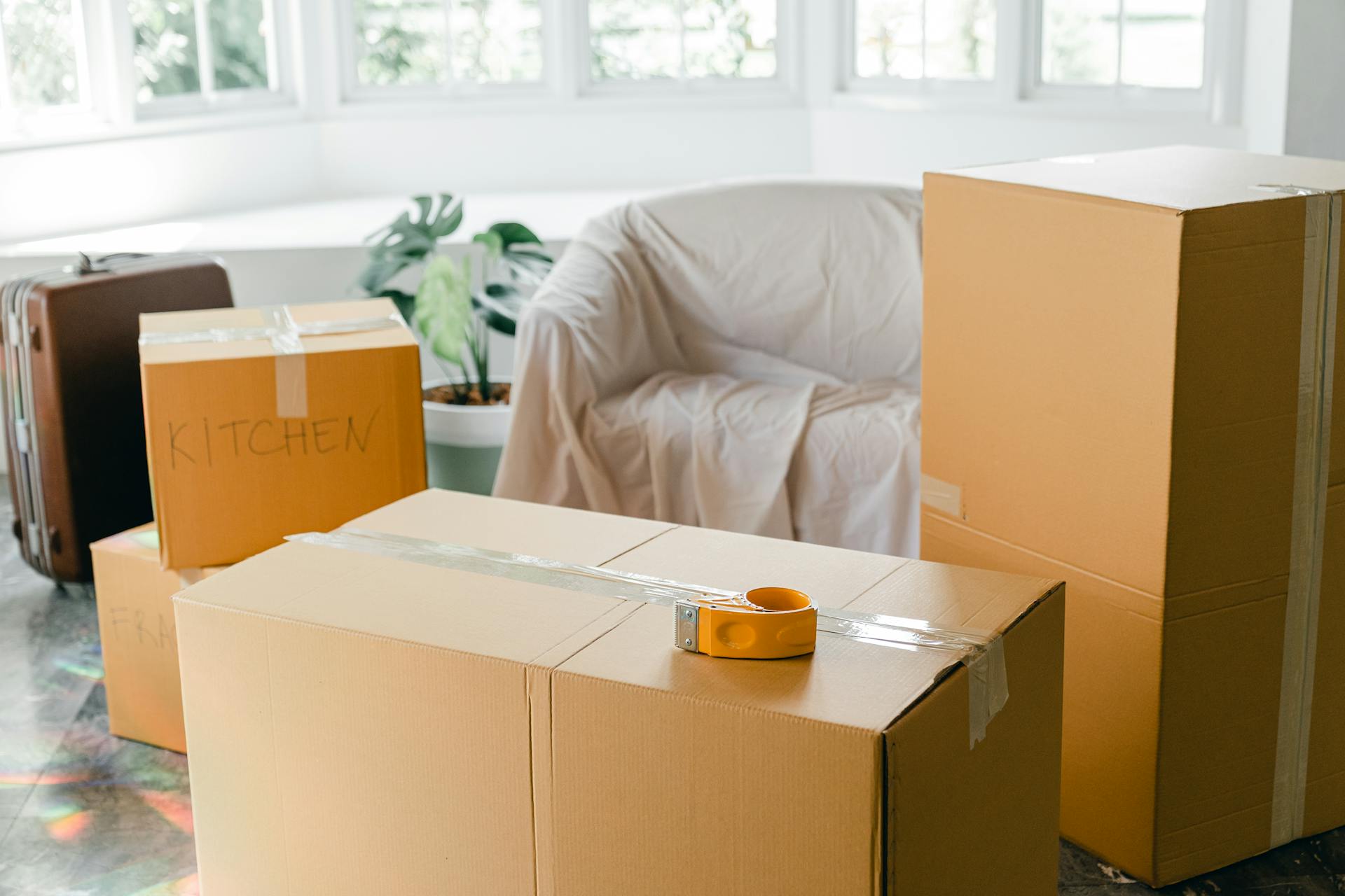 Packed boxes for moving house | Source: Pexels