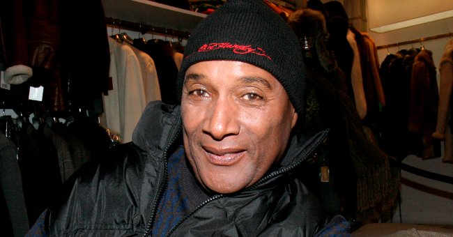 Paul Mooney attends a photo shoot at the Apollo Theater January 5, 2008 in New York City | Photo: Getty Images