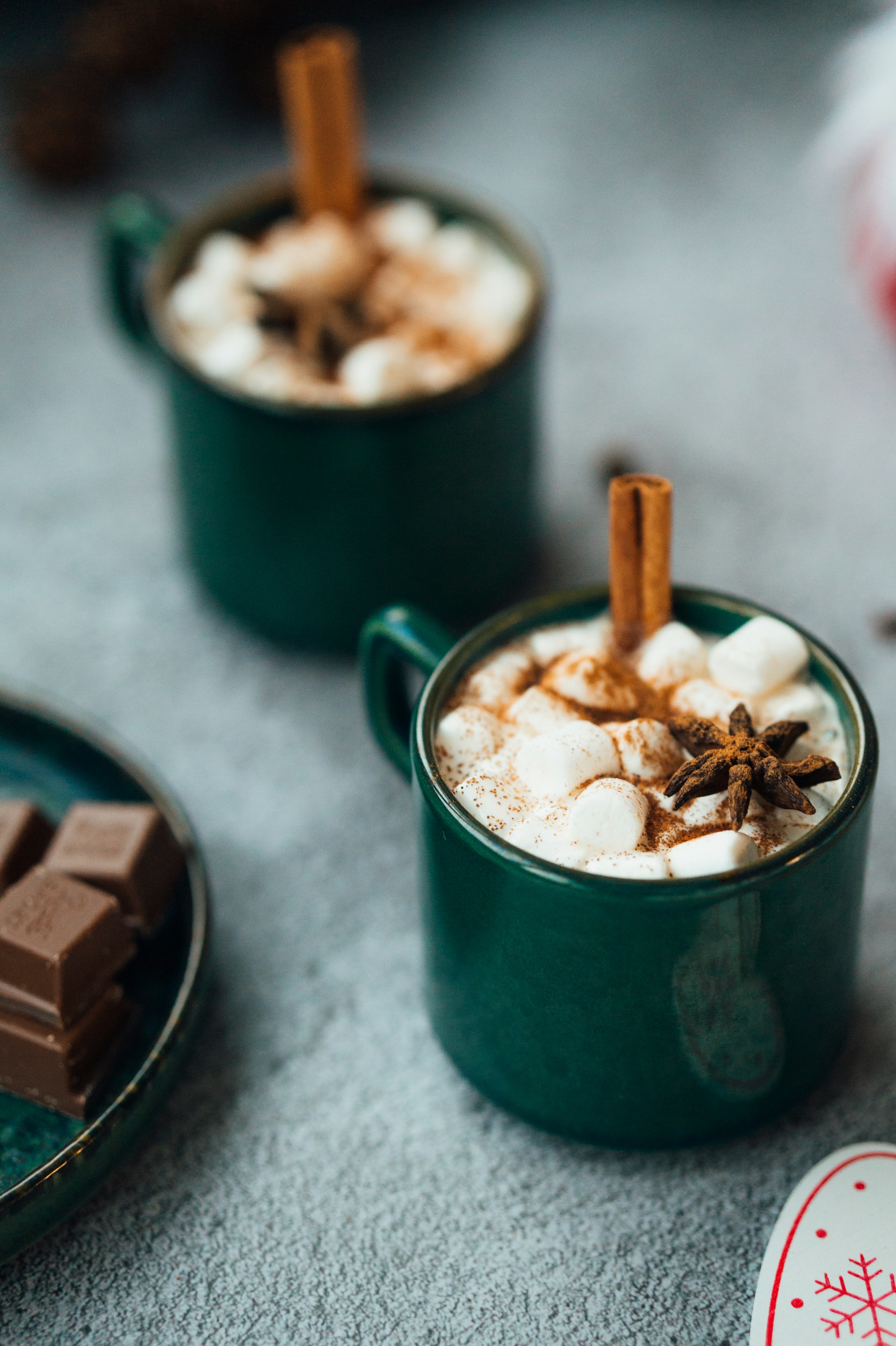 Two mugs of hot chocolate | Source: Unsplash