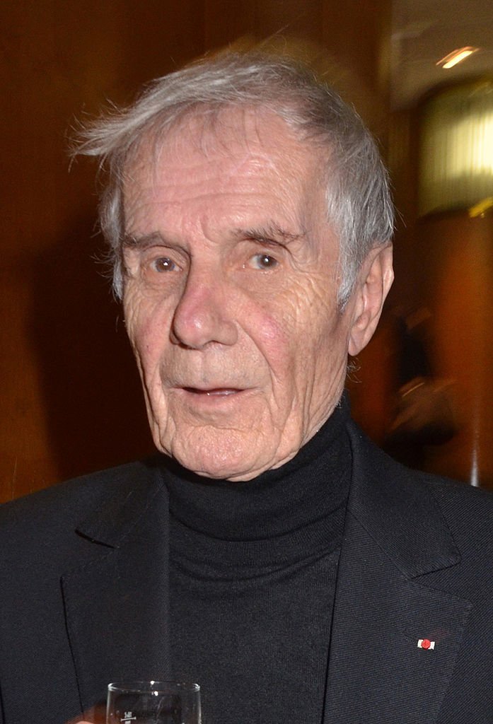 Pierre Schoendoerffer assiste au Prix de La Coupole le 8 juin 2011 à Paris, France. | Photo : Getty Images Pierre Schoendoerffer assiste au Prix de La Coupole le 8 juin 2011 à Paris, France. | Photo : Getty Images
