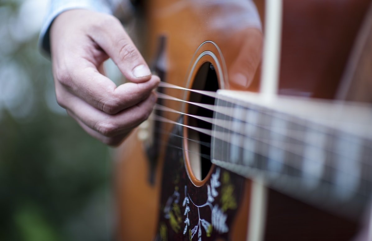 Homer got himself an old guitar and he started to play again | Source: Unsplash
