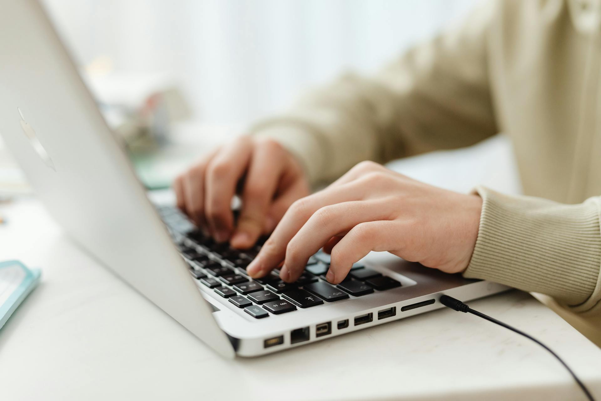 A man using a laptop | Source: Pexels