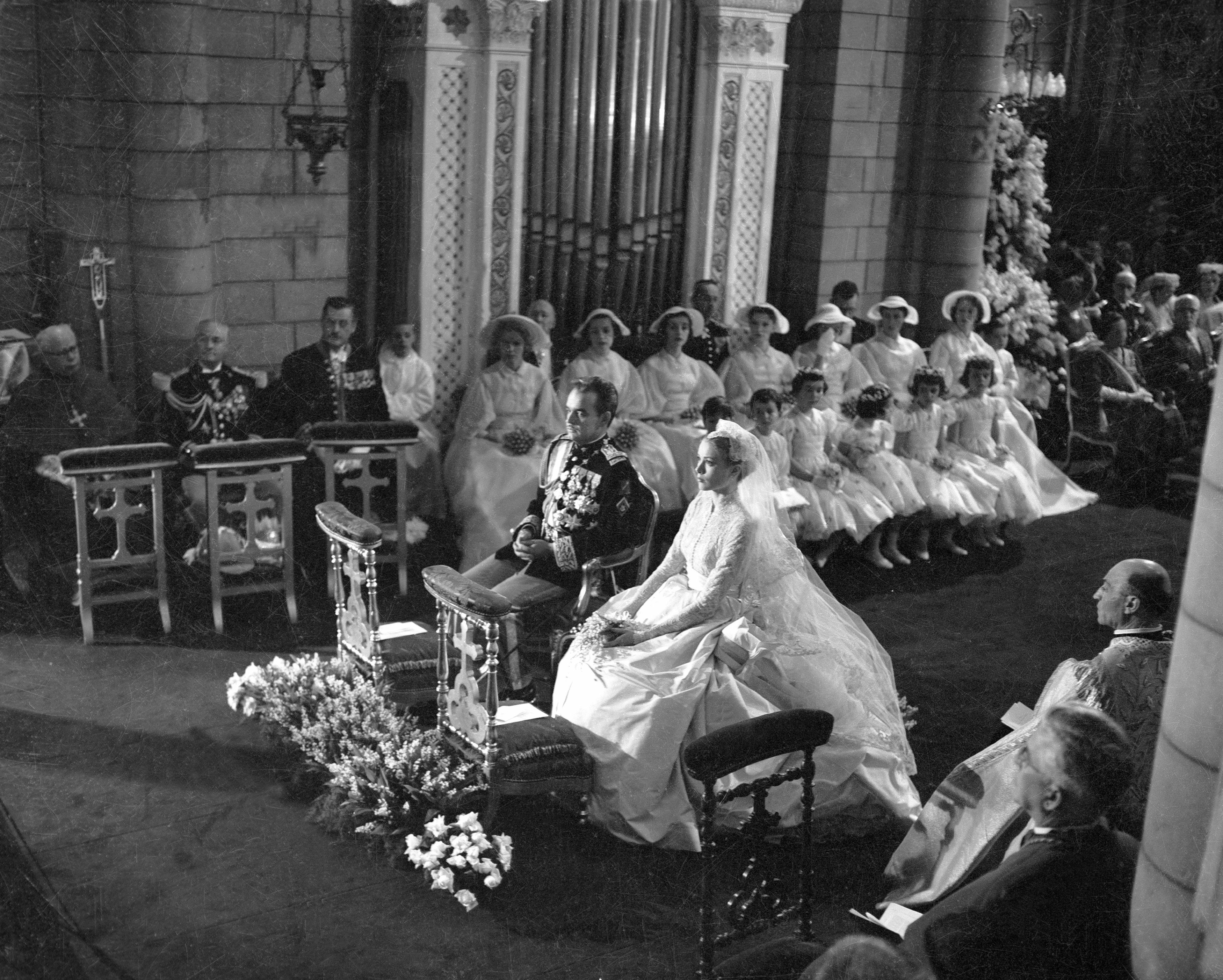 Grace Kelly and Prince Rainier III during their wedding ceremony in Monaco cathedral on April 19, 1956, in Monaco. | Source: Getty Images