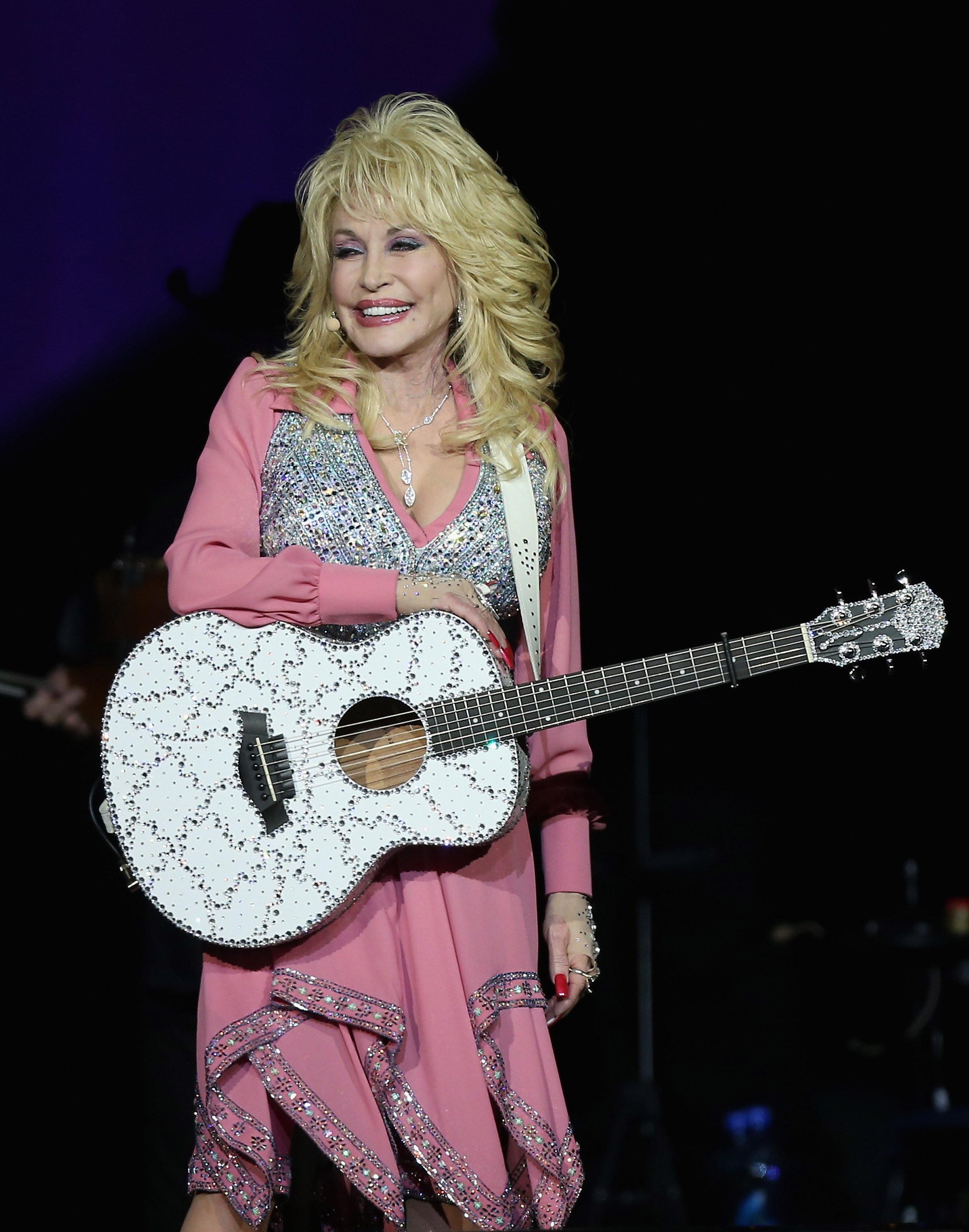 Dolly Parton tritt am 7. Februar 2014 live für die Fans in der Vector Arena auf. | Quelle: Getty Images