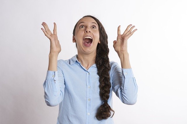 Retrato de mujer feliz. │ Foto: Pixabay