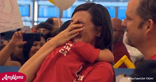 Une famille adopte un enfant "non désiré" et ses premiers mots à sa nouvelle mère a font pleurer tout le monde