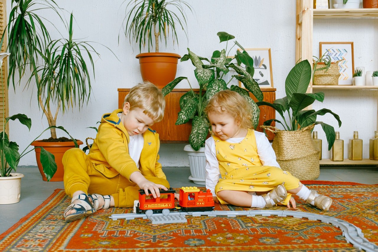 Photo of two kids playing together | Photo: Pexels