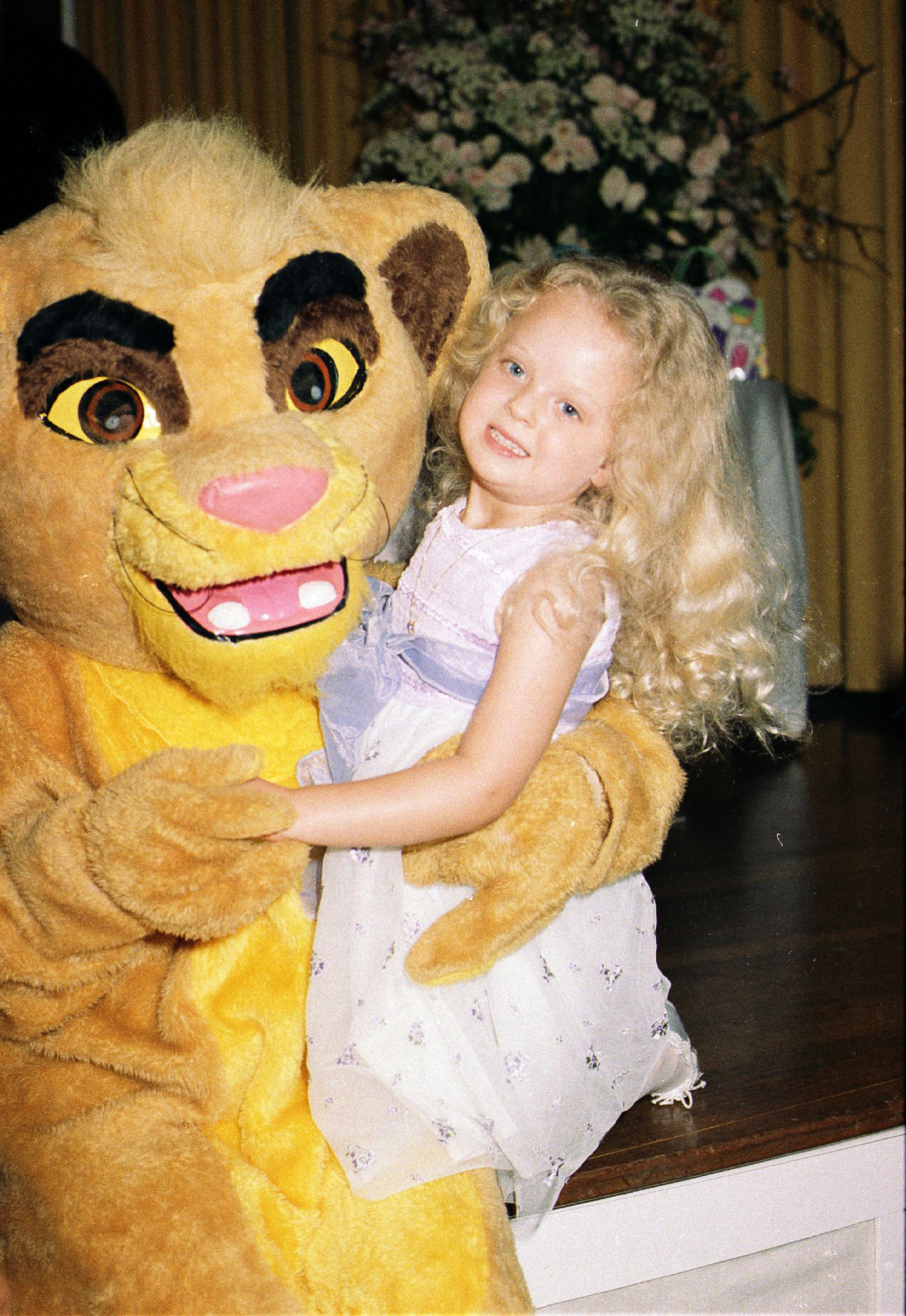 Tiffany Trump as she poses with a costumed actor during an Easter event on the Mar-a-Lago estate, Palm Beach, Florida, March 30, 1997 | Source: Getty Images