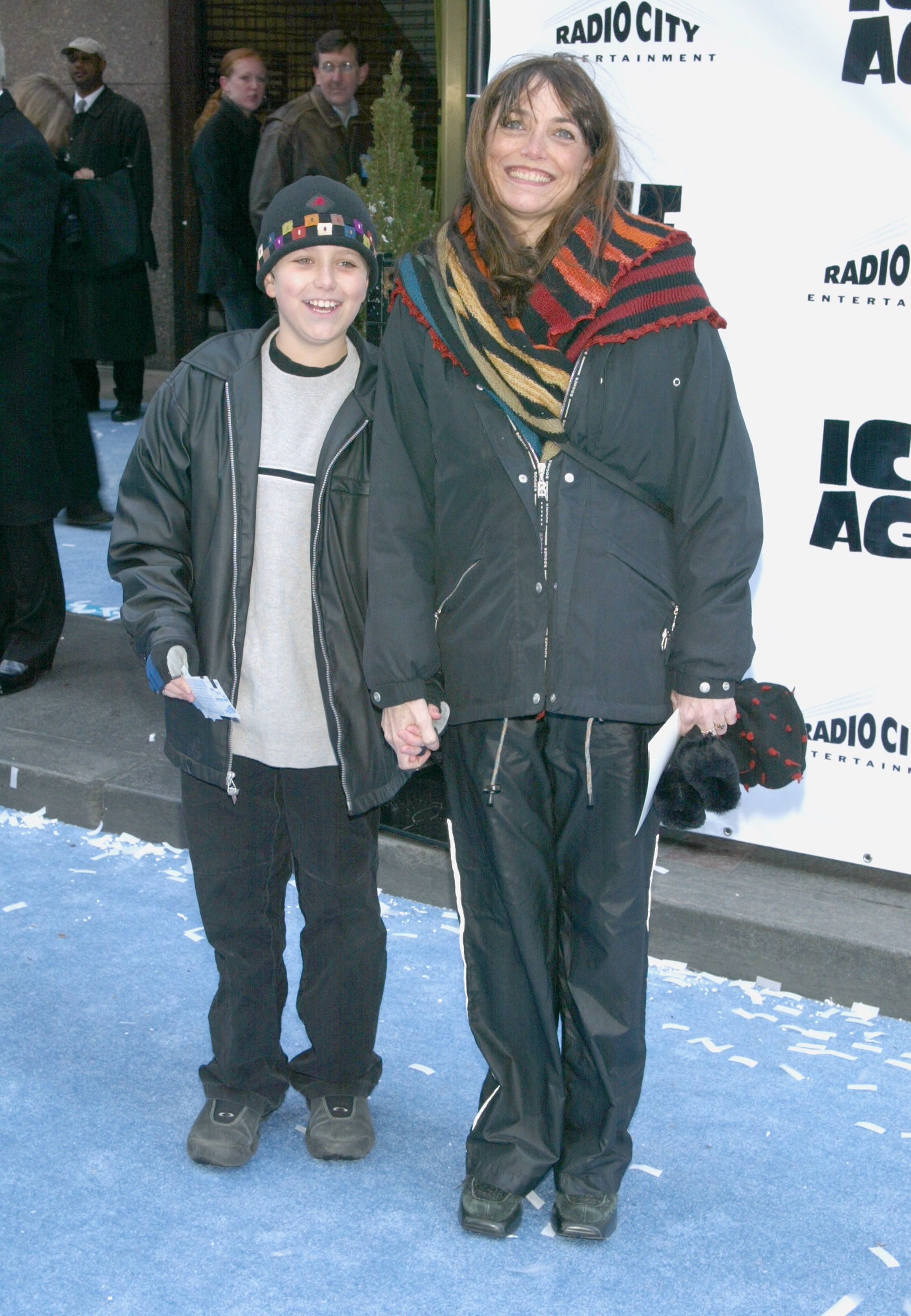 Karen Allen and Nicholas Browne attend the "Ice Age" premiere on March 10, 2002 | Source: Getty Images