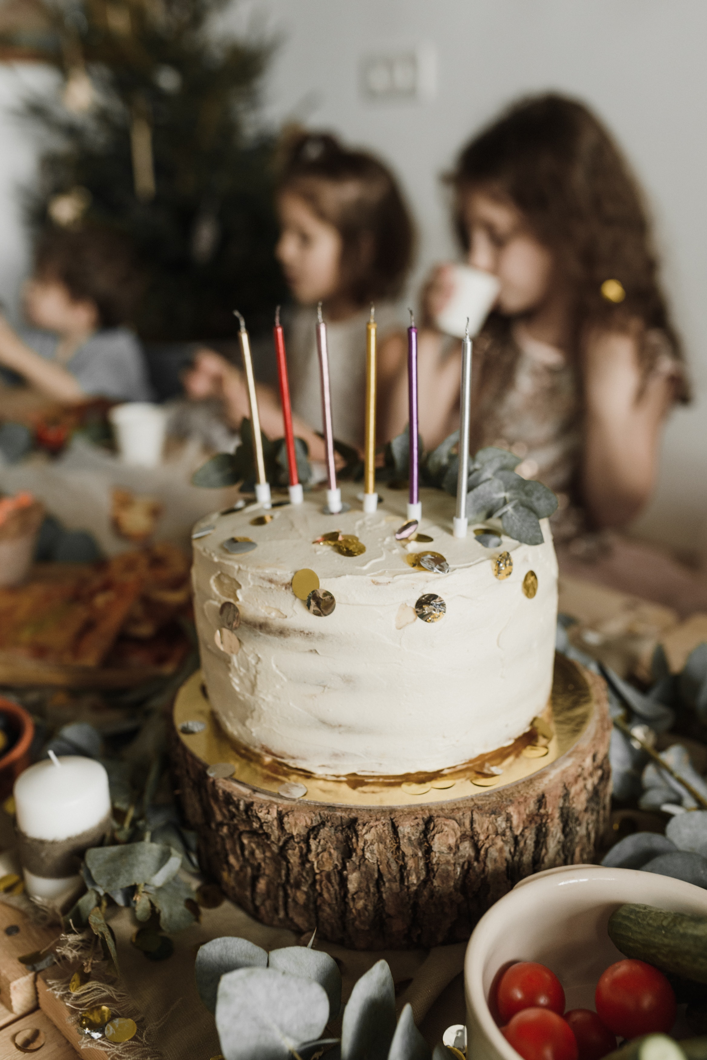 While other kids ate cake, he ate an apple. | Source: Pexels