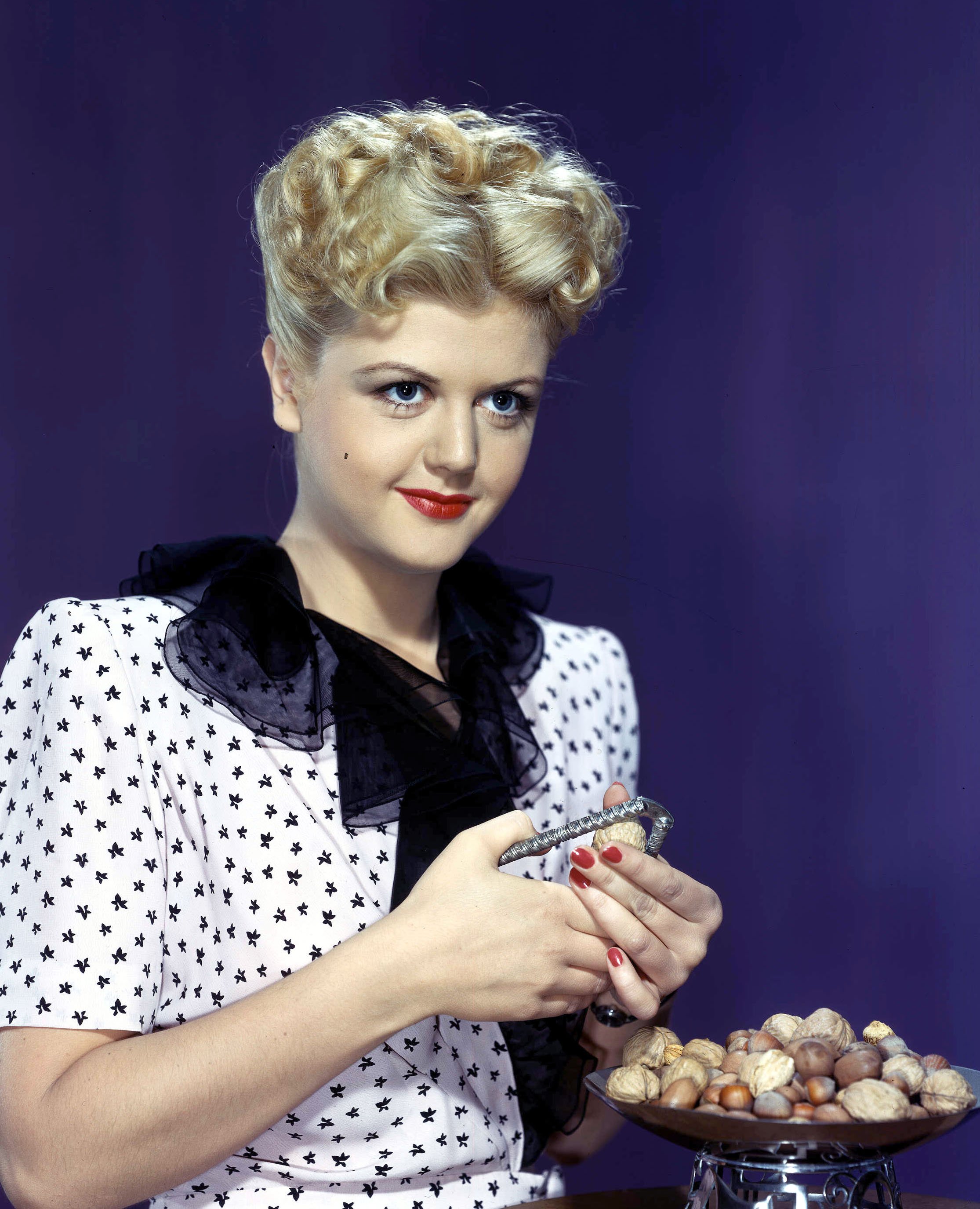 Actress Angela Lansbury in 1953 | Source: Getty Images