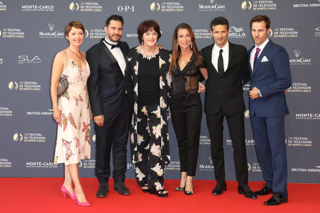 Cecile Caillaud, Alexandre Thibault, Anny Duperey, Jennifer Lauret, Kamel Belghazi et Karl E. Landler assister à la cérémonie d'ouverture du 58e Festival de télévision de Monte Carlo le 15 juin 2018 à Monte- Carlo, Monaco. | Photo : Getty Images. Cecile Caillaud, Alexandre Thibault, Anny Duperey, Jennifer Lauret, Kamel Belghazi et Karl E. Landler assister à la cérémonie d'ouverture du 58e Festival de télévision de Monte Carlo le 15 juin 2018 à Monte- Carlo, Monaco. | Photo : Getty Images.
