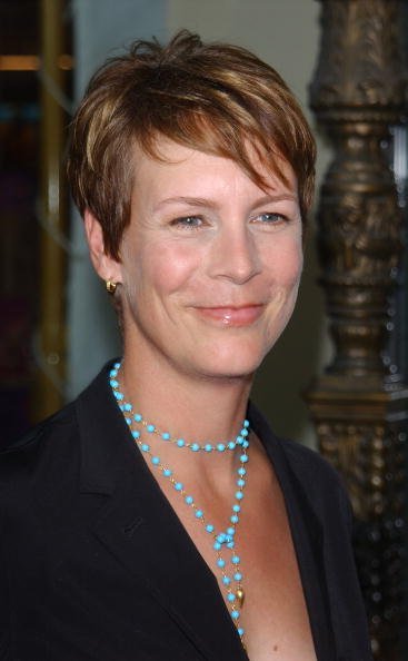 Jamie Lee Curtis attends the premiere of the film "Bubble Boy" August 23, 2001, in Hollywood, CA. | Source: Getty Images.