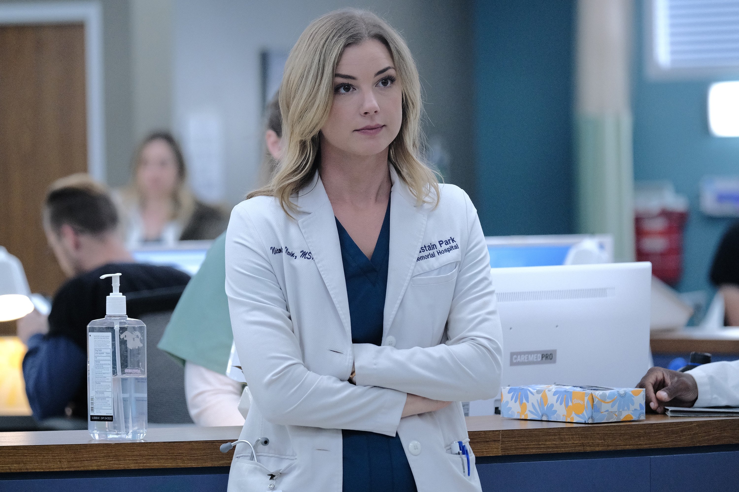 TV star Emily VanCamp onset during the "Whistleblower" fall finale episode of "The Resident" on December 17 | Photo: Getty Images 