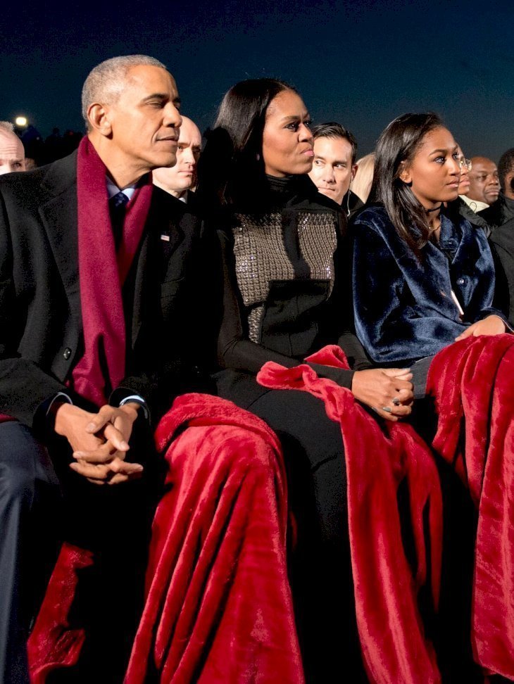 Barack, Michelle and Sasha Obama attending the 94th Annual National Christmas Tree Lighting Ceremony at the President's Park in Washington DC on December 1, 2016. | Source: Getty Images