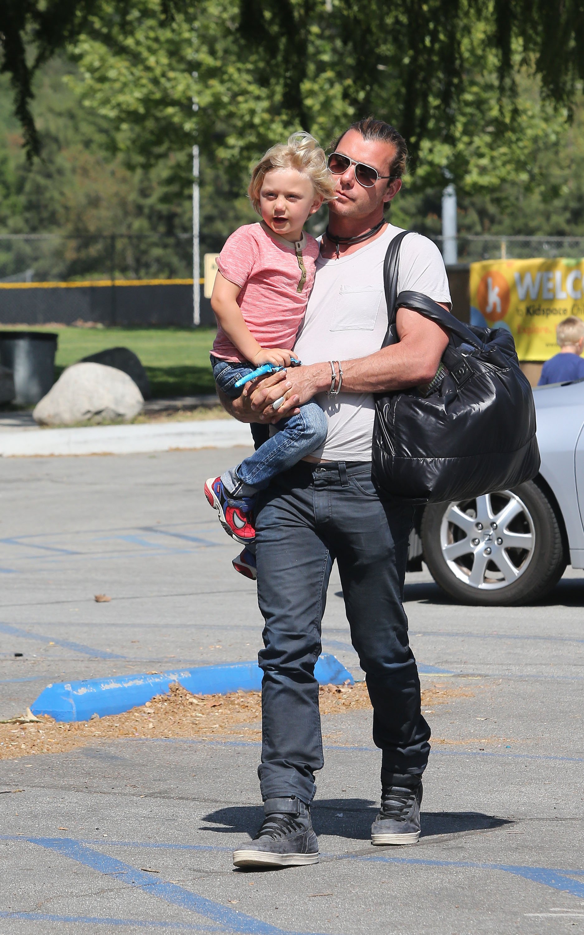 Gavin Rossdale with his son, Zuma Rossdale, seen on April 4, 2013, in Los Angeles, California | Source: Getty Images