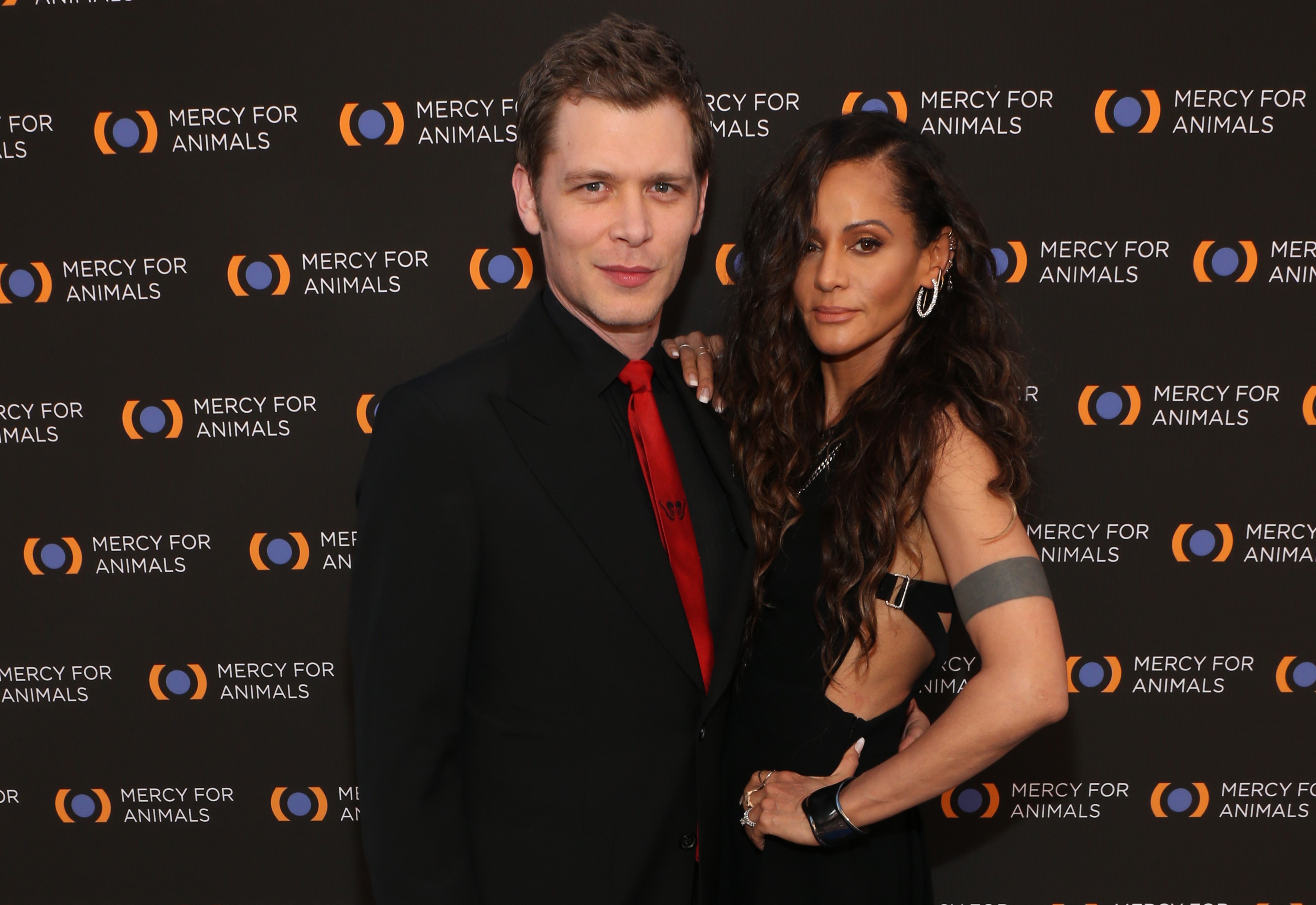 Joseph Morgan and Persia White attend the Mercy For Animals 20th Anniversary Gala at The Shrine Auditorium, on September 14, 2019, in Los Angeles, California. | Source: Getty Images