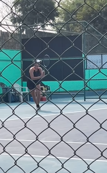 Radhika Yadav playing tennis, from a clip posted by her best friend, Himaanshika Singh Rajput, on July 12, 2025 | Source: Instagram/himaanshika
